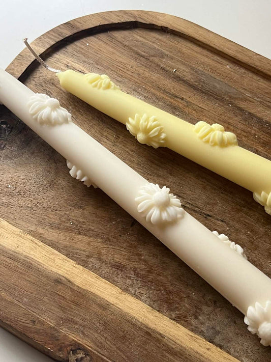 Daisy Easter Candle